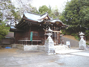 馬絹神社神殿